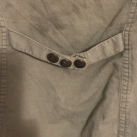 Army Green/Olive Patches Form Fitting Cute Roll Up Sleeve Top Shirt SZ MED - Picture 8 of 8